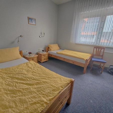 Pension Und Ferienwohnungen Bachmann Wölfersheim Exterior foto