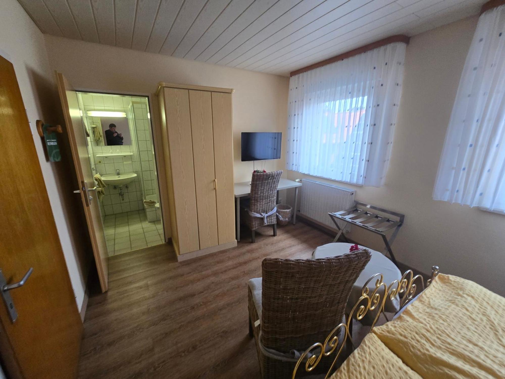 Pension Und Ferienwohnungen Bachmann Wölfersheim Habitación foto
